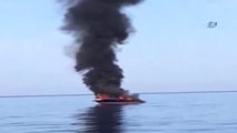 Tekne Alev Alev Böyle Yandı...12 Metrelik Tekne Küle Döndü