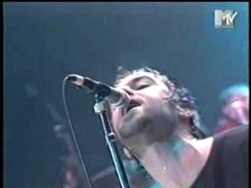 Oasis - Cigarettes and alcohol (Manchester 1997)