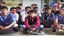 Mehsana :Only 1 school for 32 villages, students forced to sit on floor-Tv9 Gujarati