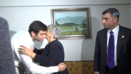 Milletvekili Erol: "İnsanlar Oy Versin Vermesin Gönüllerine Girdiğimizi Düşünüyorum"