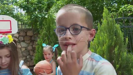 Fitër Bajrami, besimtarët vizita tradicionale te familjarët