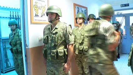 Sınır karakolunda bayramlaşma