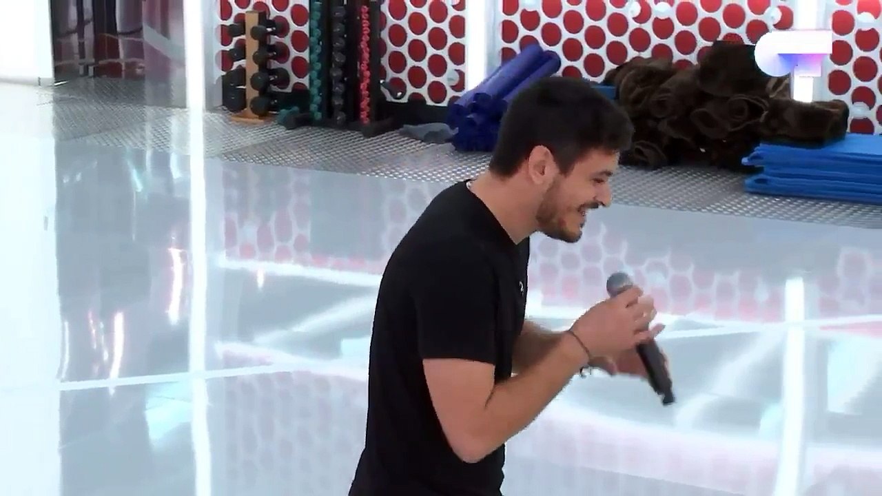 aitana mirando ensayo de cepeda | 3 de noviembre|