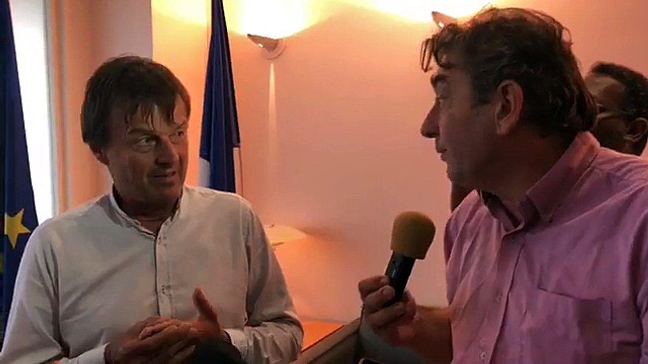 Nicolas HULOT, Ministre d’Etat, Ministre de la Transition Ecologique et Solidaire réagit avant son départ en Martinique sur le dossier sargasses en Guadeloupe.