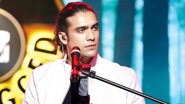 Jubin Nautiyal पर लगा लड़की से छेड़-छाड़ का गंभीर आरोप | FilmiB