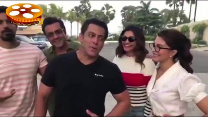 रेस ३ के रिलीज़ के बाद सलमान और उनकी टीम हुई बेहद खुश