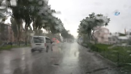 Erzurum'da Sağanak Sele Dönüştü