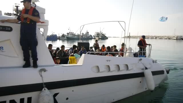 Lastik Botla Kaçmaya Çalışan 45 Mülteci Yakalandı