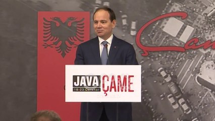 Ora News - Alfred Moisiu e Bujar Nishani dekorohen për kontributin e dhënë në çështjen çame