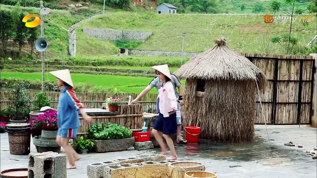 《向往的生活2》第9期：沈月黄磊再现“小美好” 沙溢戴发带戴出新花样 Back to Field S2 EP9-20180615【湖南卫视官方频道】_001