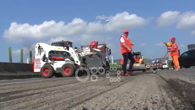 Ora News - Rinisin punimet në autostradën Tiranë-Durrës, devijohet trafiku në Maminas