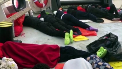 El Aquarius ya navega sobre aguas españolas