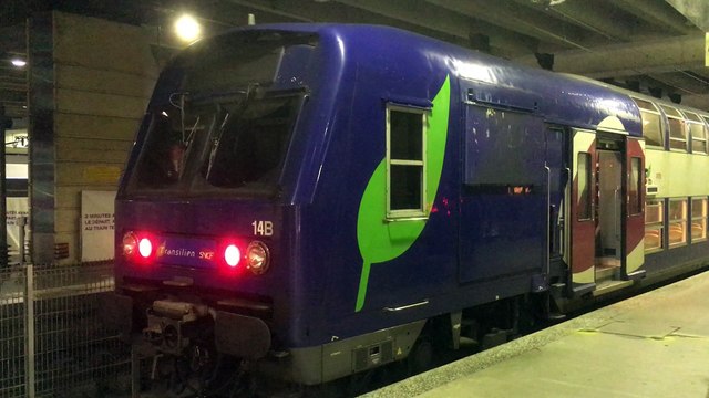 Z 8800 ( Z 2N ) - Ligne N - Gare Montparnasse ( Paris )