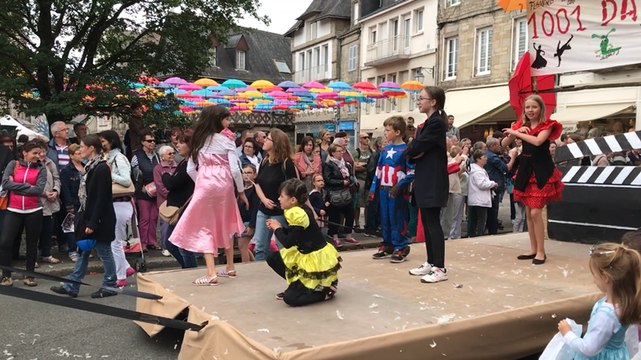 La Pondi Parade colore le centre-ville