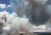 Smoke Billows as Upper Mailbox Fire Grows to 400 Acres