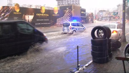 Sağanak yağış etkisini gösterdi