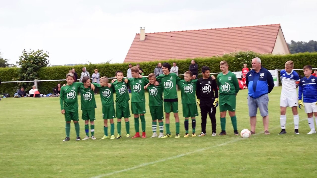 Entrée et présentation des joueurs finale Tourn...
