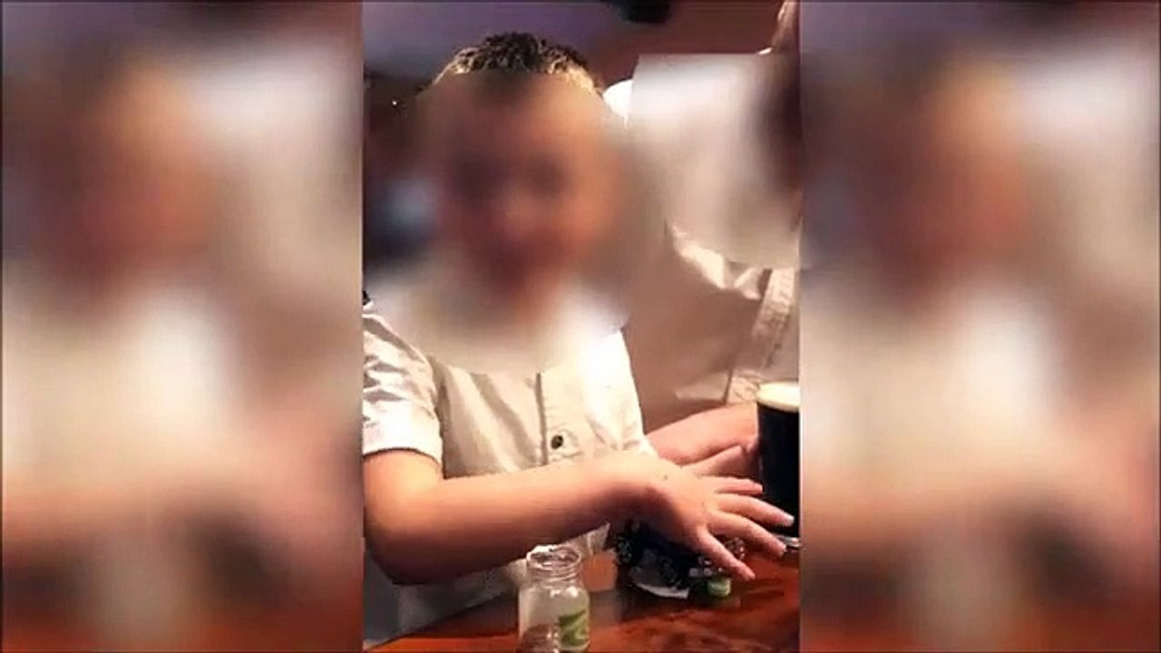 Des parents font boire un bière cul-sec à leur enfant et le filment
