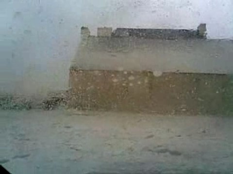 tempête du 8 décembre: il neige à st Guénolé !