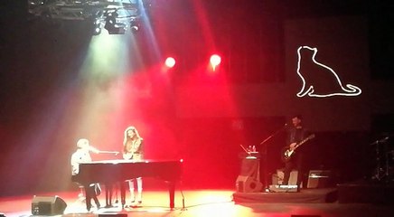 Ana Guerra canta junto a Pablo López por sorpresa