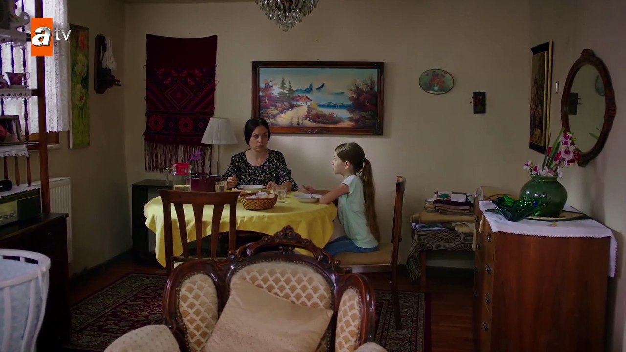 Parasız kalan Mesude! - Kırgın Çiçekler 7.Bölüm