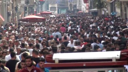 İstiklal Caddesi'nde Bayram Yoğunluğu