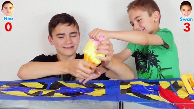 WHAT'S IN THE BOX CHALLENGE - UNDERWATER #2 ! - La revanche de Swan