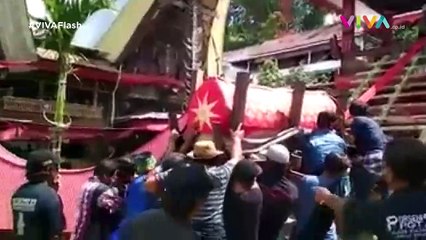 Detik-detik Anak Tewas Tertimpa Peti Jenazah Ibunya