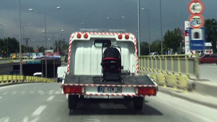 Çekici bu kez otomobil değil bebek arabası taşıdı