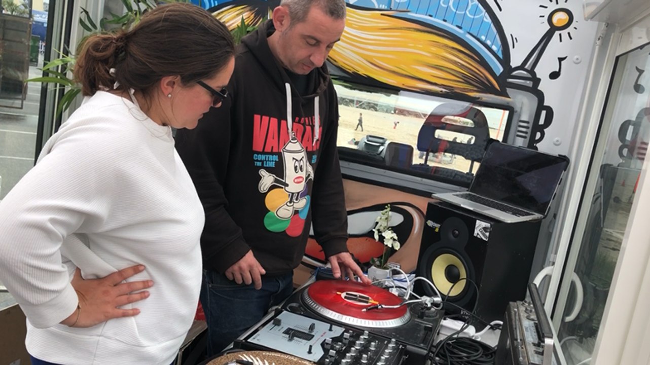 Initiation au scratch à bord d’un camion