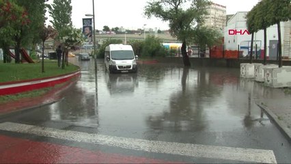 İstanbul- Davutpaşa'da Mansur Kalanları İtfaiye Ekipleri Kurtardı