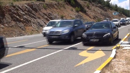 Dönüş yolunda 5 kilometrelik kuyruklar oluştu