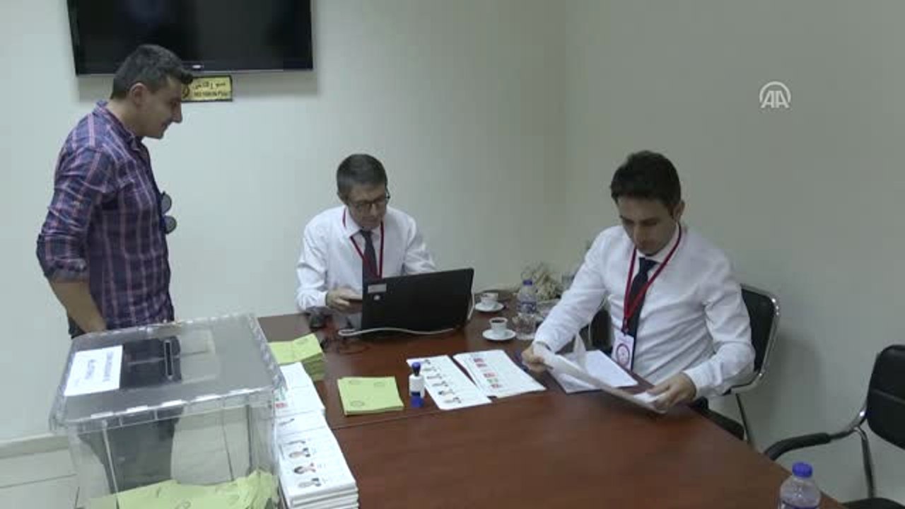 Irak'taki Türk Seçmenlerin Oy Verme İşlemi Sürüyor - Bağdat