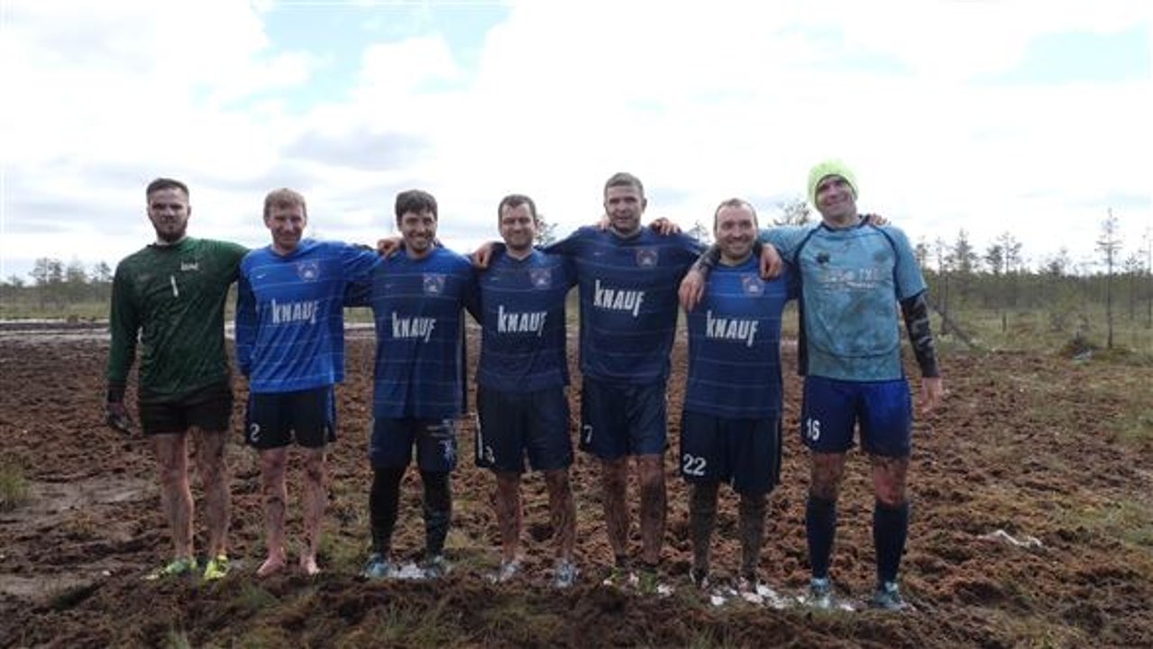 Schlammschlacht auf Russisch: Sibirische Alternative zum Fußball