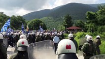 Pamje nga incidenti ne Prespe, nga protestuesit grek