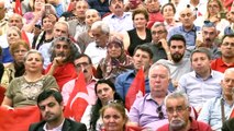 - Kılıçdaroğlu, muhtarla buluştu- CHP Genel Başkanı Kemal Kılıçdaroğlu:- “ Hepimiz birlikte olayın aydınlanmasını bekliyoruz. İnsan hayatı kadar değerli bir şey yoktur. Orada yaşanan bir olayı şu veya bu bölgeye çekmek, kişiy...