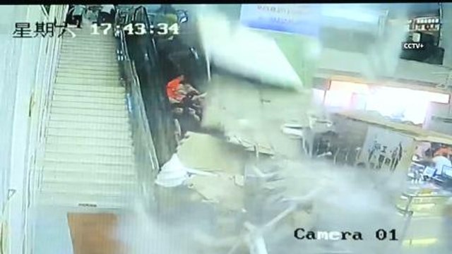 Nine injured after ceiling decoration collapsed in China