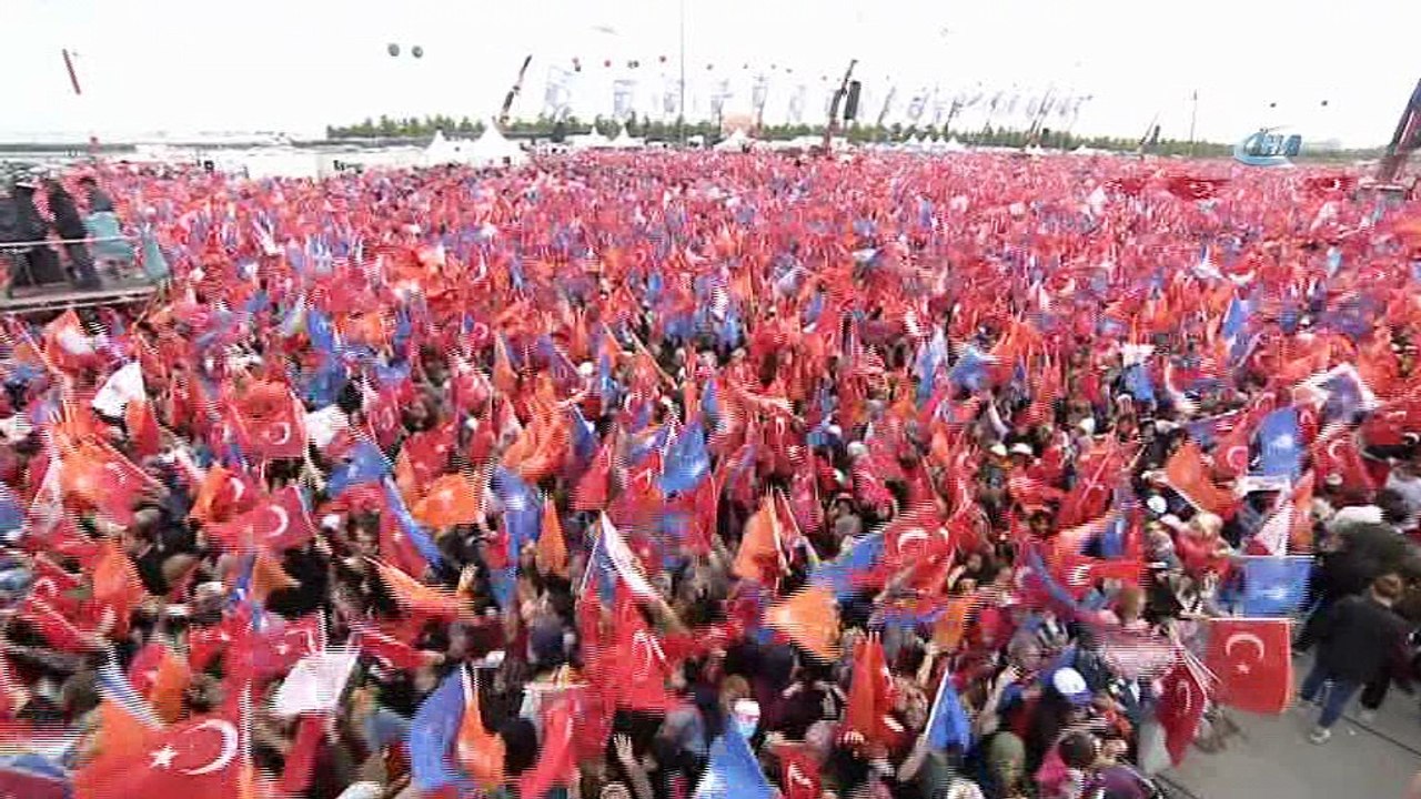 Cumhurbaşkanı Erdoğan, miting alanında