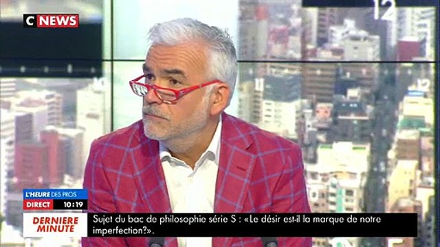 Gérard Darmon confie être fâché avec Franck Dubosc, le réalisateur de Tout le monde debout dans lequel il joue - Regardez