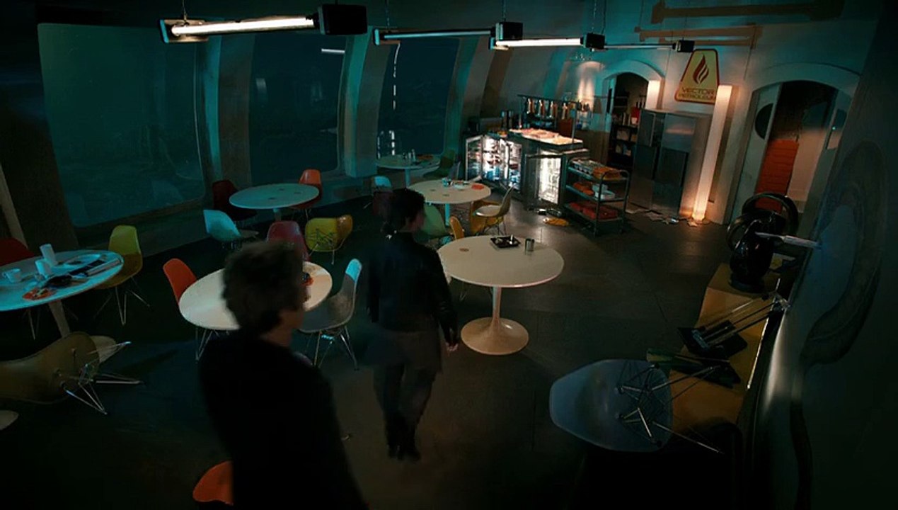 Doctor Who S09E03 Under The Lake
