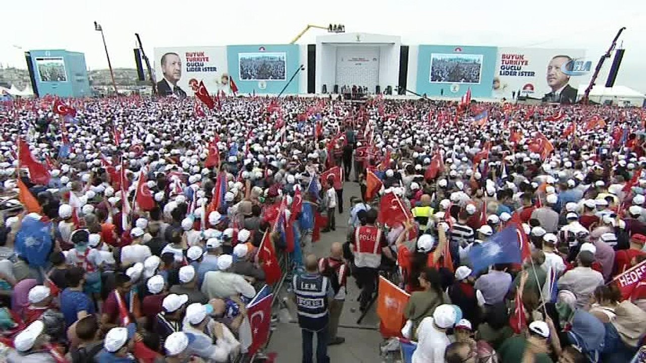 Başbakan Binali Yıldırım, muhalefet partilerine seslenerek, ' Ortada bir eseriniz yok. Millet neye göre size destek versin'