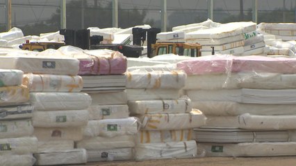 '라돈 침대' 수거 작업은 순조...주민 반대에 하역은 분산 / YTN