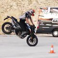 Little rip around with the stock KTM Official Fanpage 790 Duke :D Love the smooth power delivery and that sound just gives me chills Who owns it already?