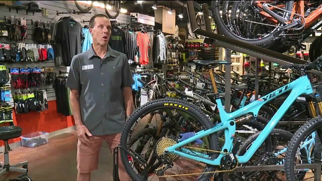 Surveillance Video Captures Thieves Stealing Bikes from Colorado Shop