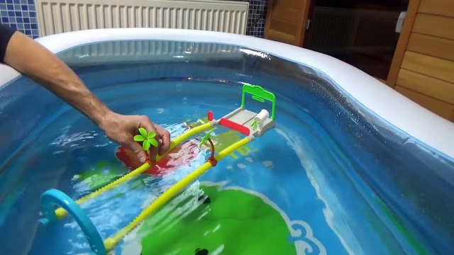 Тачки Дисней водные гонки с машинками в бассейне с шариками Disney Cars Splash S