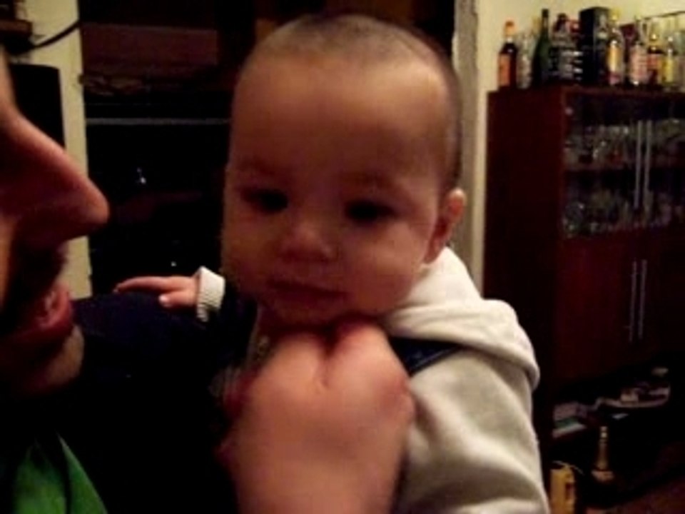 Bébé rigolo 1