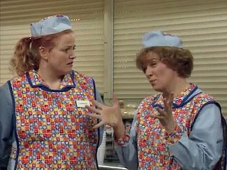 Dinnerladies S01E06