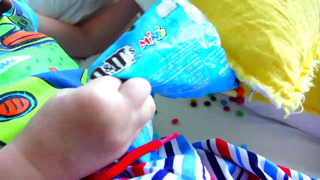 BАD BABY МАМА в ШОКОЛАДЕ! LOTS OF CANDY CHALLENGE CHOCOLATE FACE Влад CrazyShow