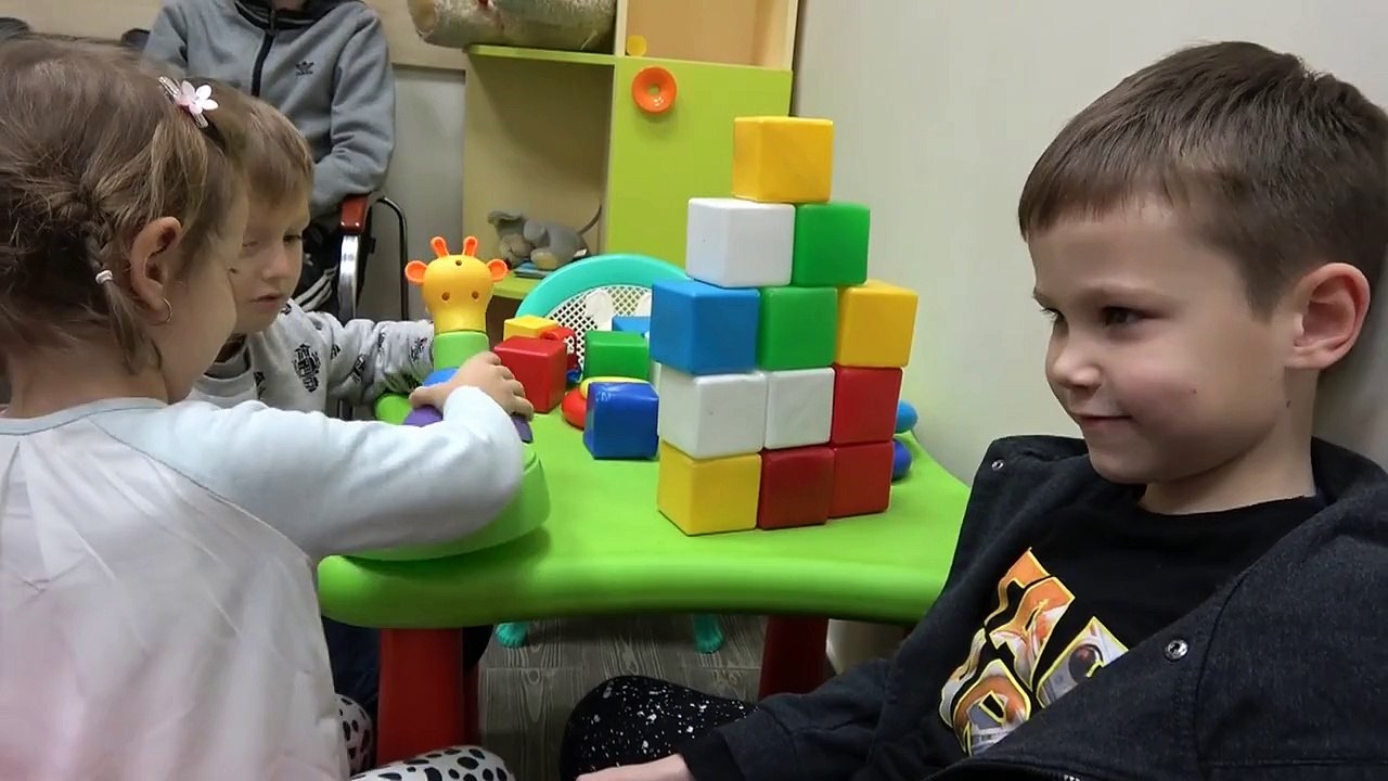 Катя и Макс 15.12.2016 Яичница смайлик и совунья Едем на медкомиссию и Загадочный подарок от тайного зрителя