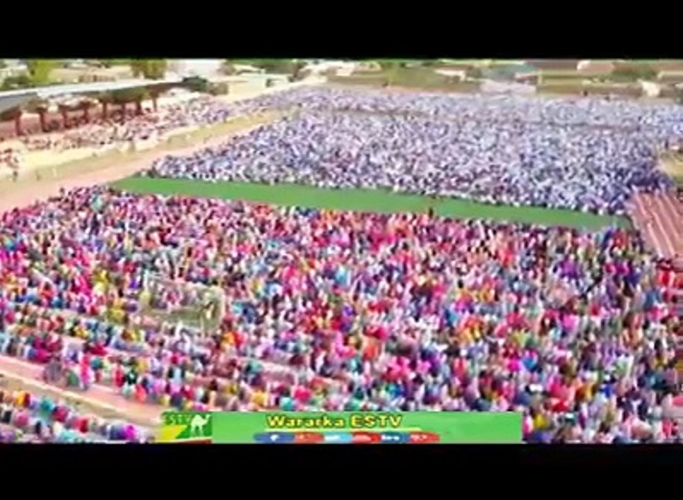 Madaxweyne Cabdi Maxamuud Cumar ayaa cafis u fidiyay 911 maxbuus Munaasabada Ciida darteed.